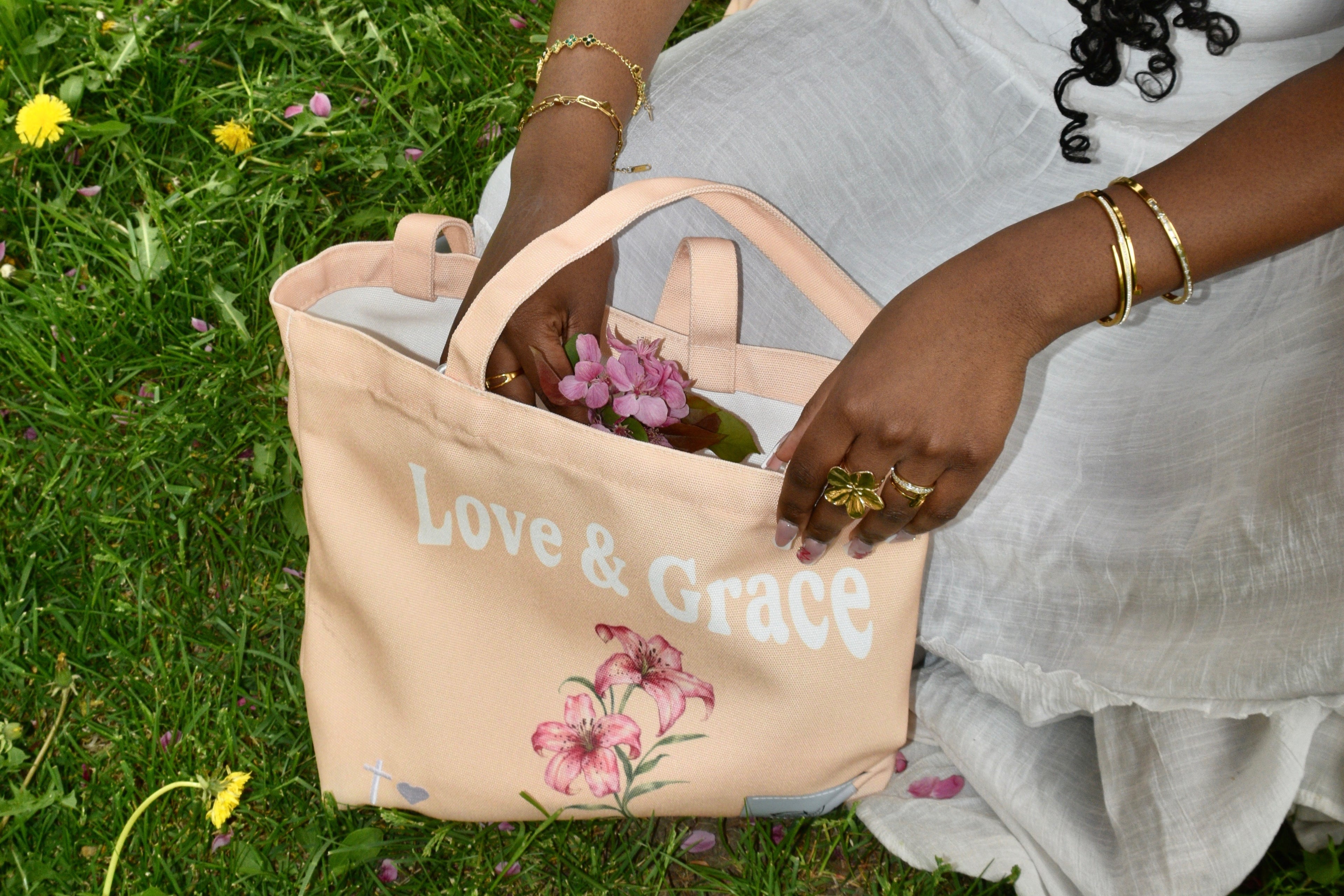 Love & Grace ( square )